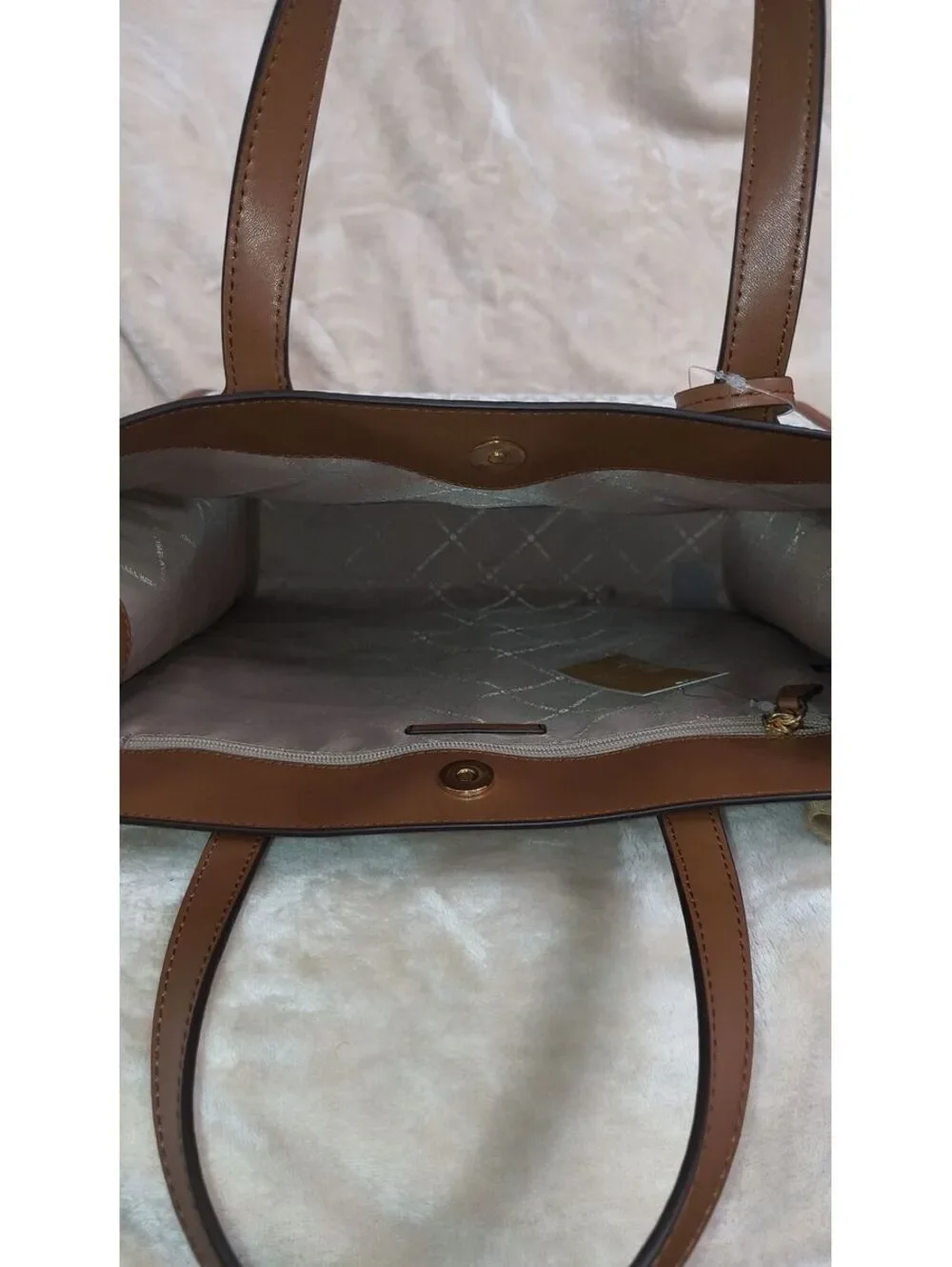 121. Michael Kors Large NS Logo Tote Vanilla/Cream/Tan